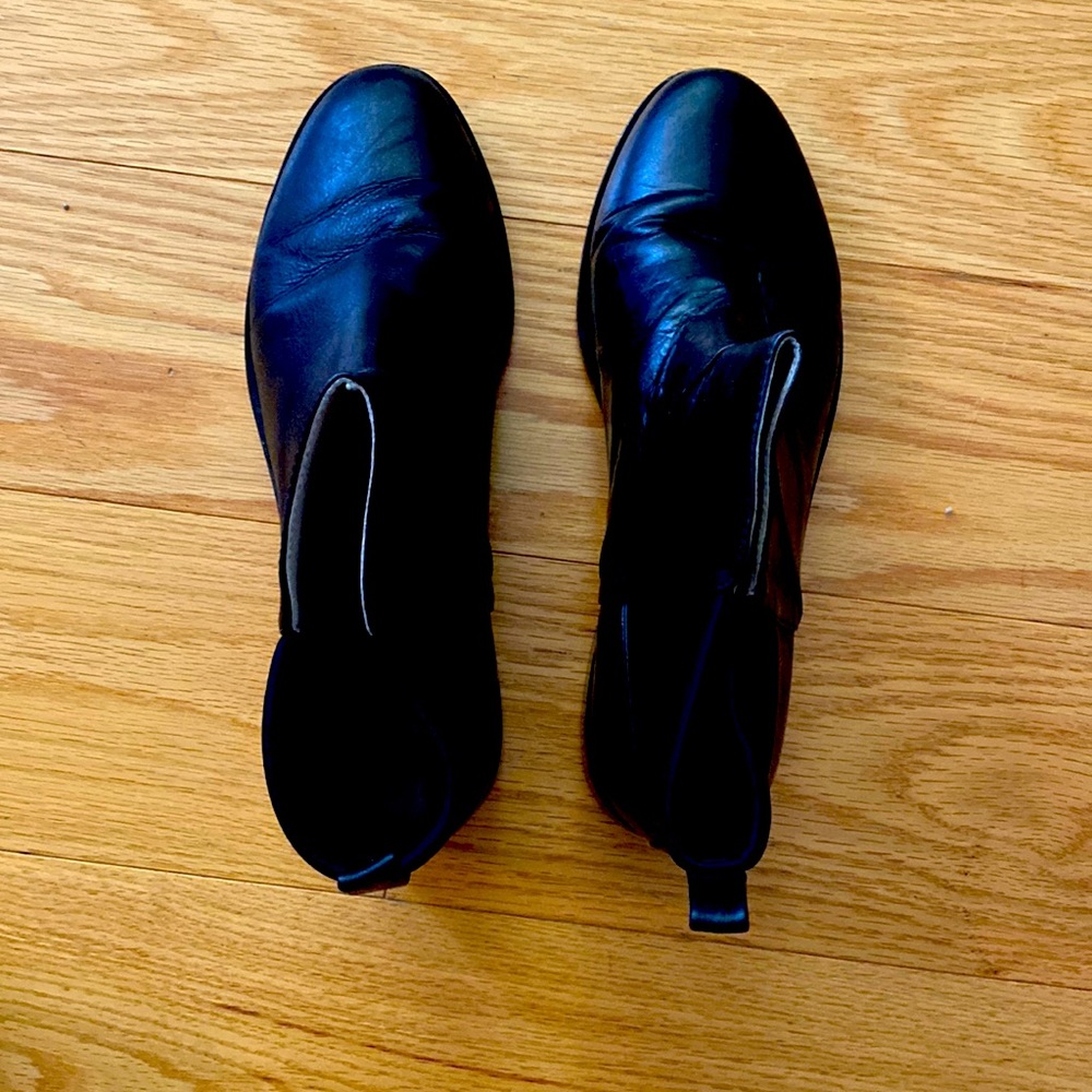 Matt Bernson Woman’s size 11 Black Booties